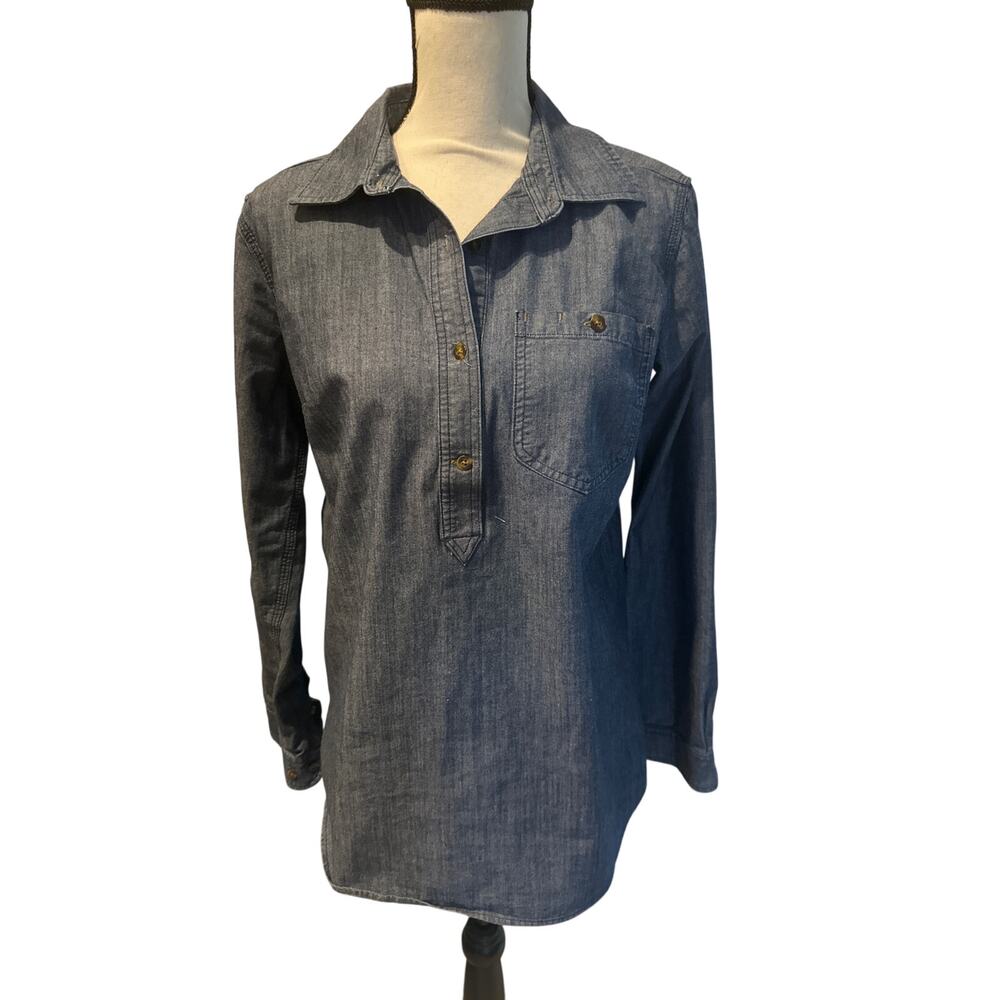 ⭐️ Women’s Carhartt Denim Half Button Up Shirt Size Medium Casual Workwear